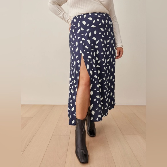 Reformation Zoe Skirt Es - NWT - Size 22 - Picture 3 of 7